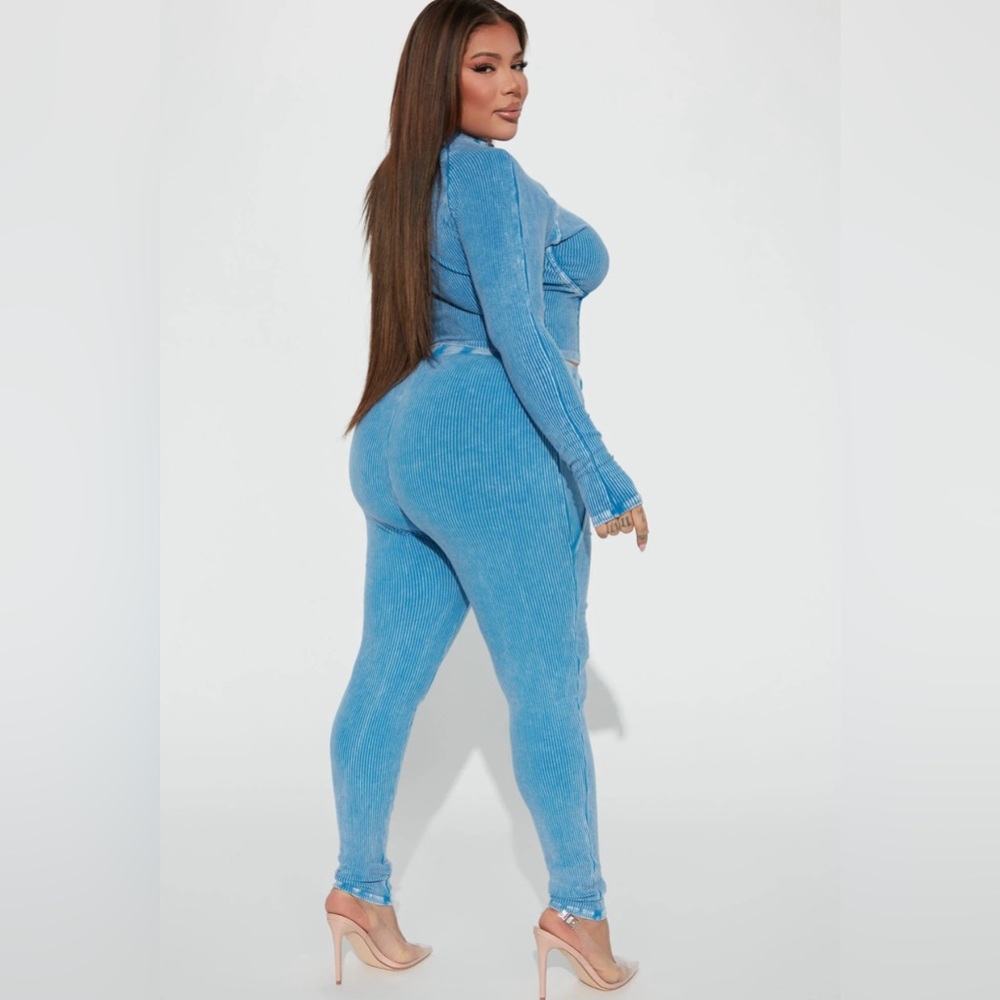 NWT fashion nova stretch ribbed leggings - Picture 3 of 6
